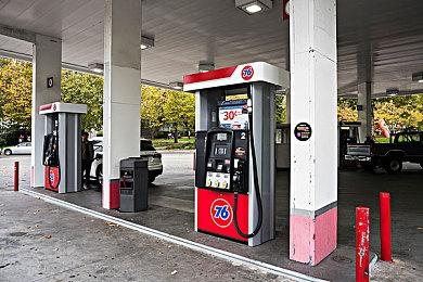 策略桌游《粗暴的正义84》PC版现已正式发售